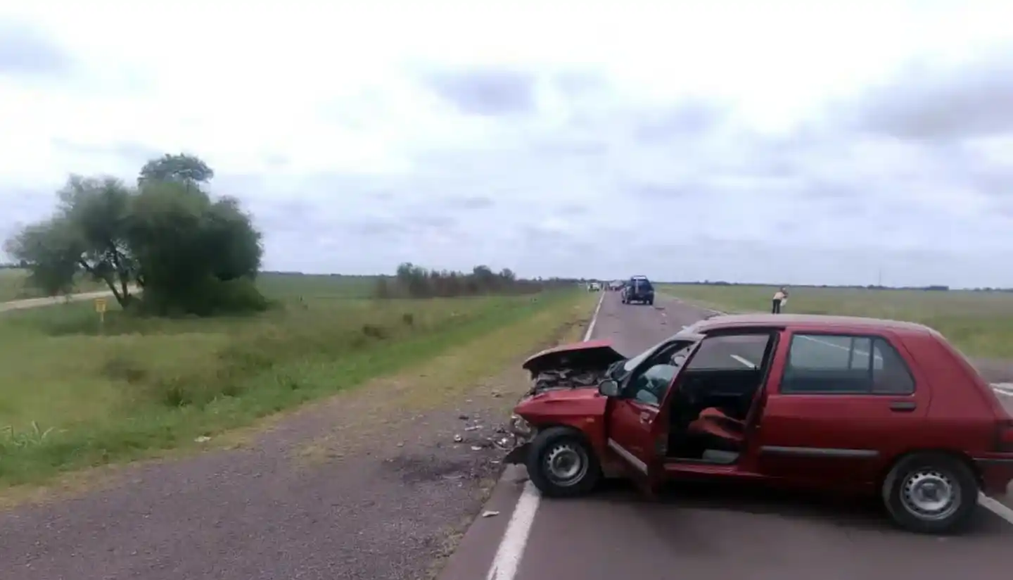 Así quedó el auto que atropelló al Chino Maidana en Santa Fe. (Foto: ReconquistaHoy)