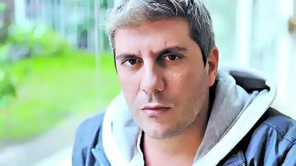 "¿Tengo que esperar que el asesino de mi familia aparezca en mi casa?"