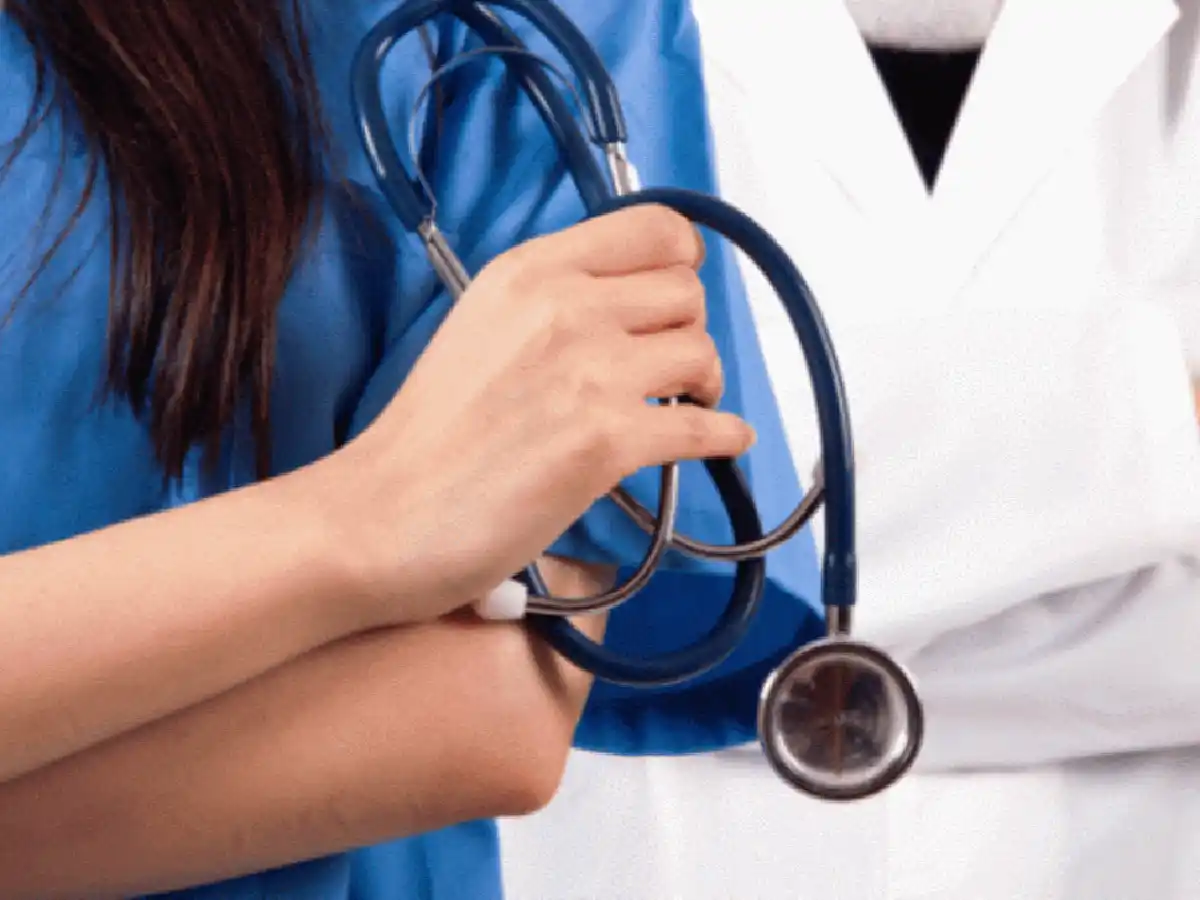 Santa Fe convoca a médicos y enfermeros ante la pandemia