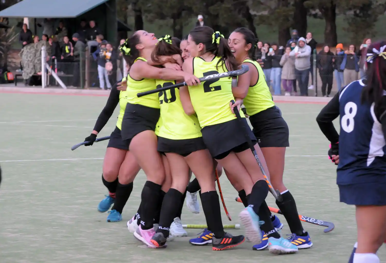 El seleccionado tandilense goleó y va por la consagración