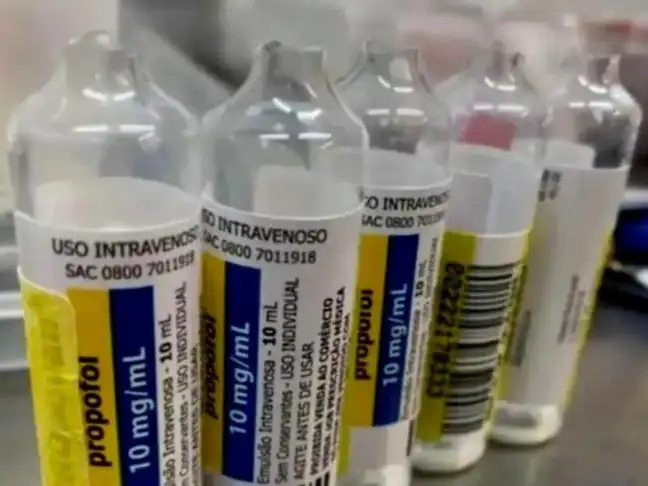 Propofol, uno de los fuertes anestésicos intrahospitalarios que se usan en pacientes intubados, ofrecidos en las "Propofest".