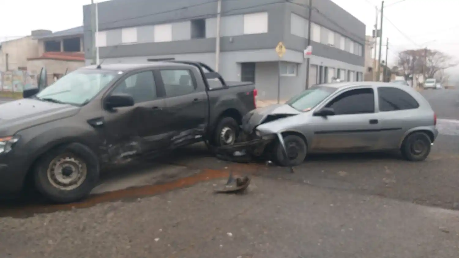 Hospitalizaron a un hombre tras un accidente en Brandsen y Pueyrredón