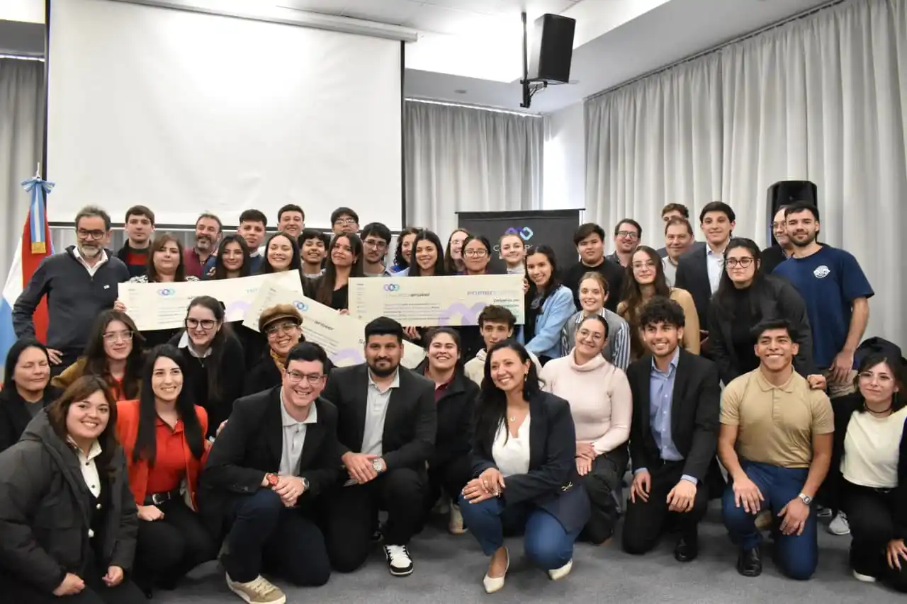 Jóvenes presentaron soluciones innovadoras en la Jornada Final del Desafío de Innovación Entre Ríos 2025
