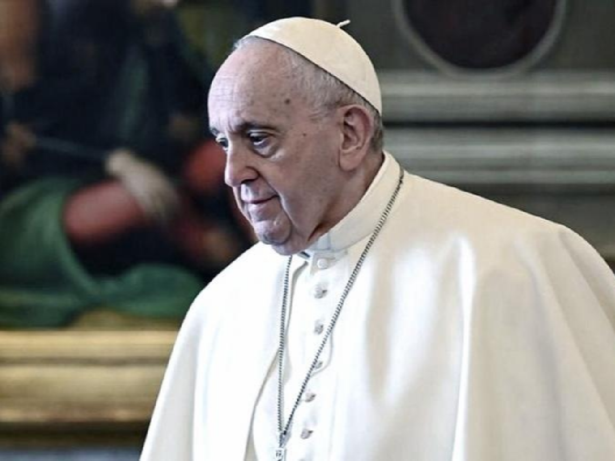 Francisco pidió que migrantes, refugiados y desplazados puedan vivir en paz y con dignidad