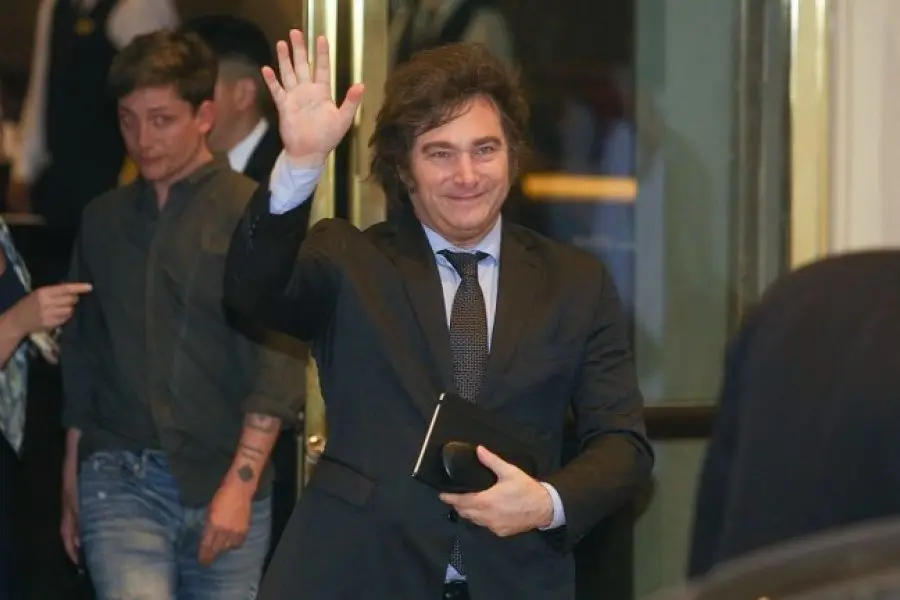 Milei: “Voy a hacer ajuste de shock con el compromiso de equilibrio fiscal”