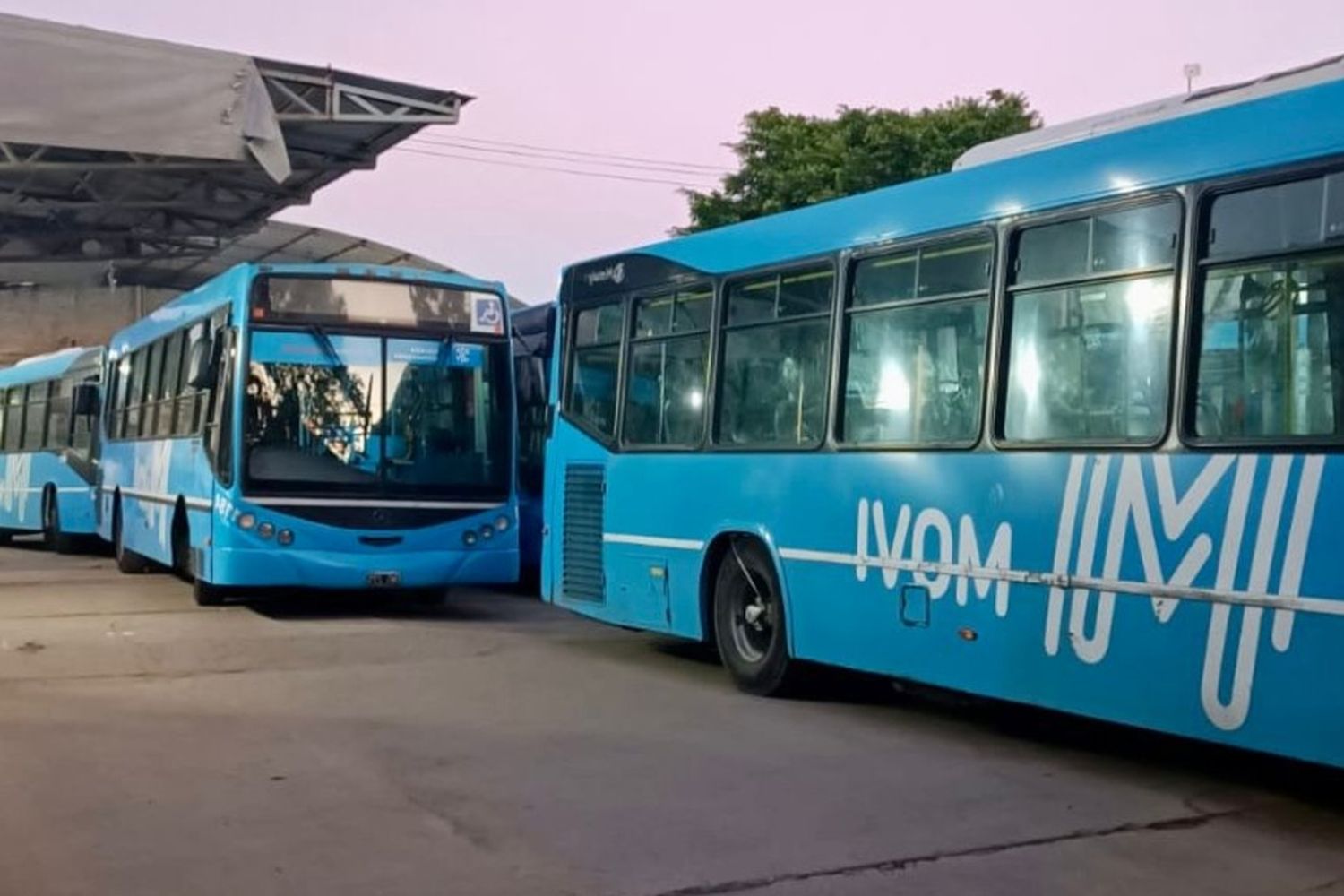 Suspendieron el servicio de colectivos en Rosario tras una nueva amenaza