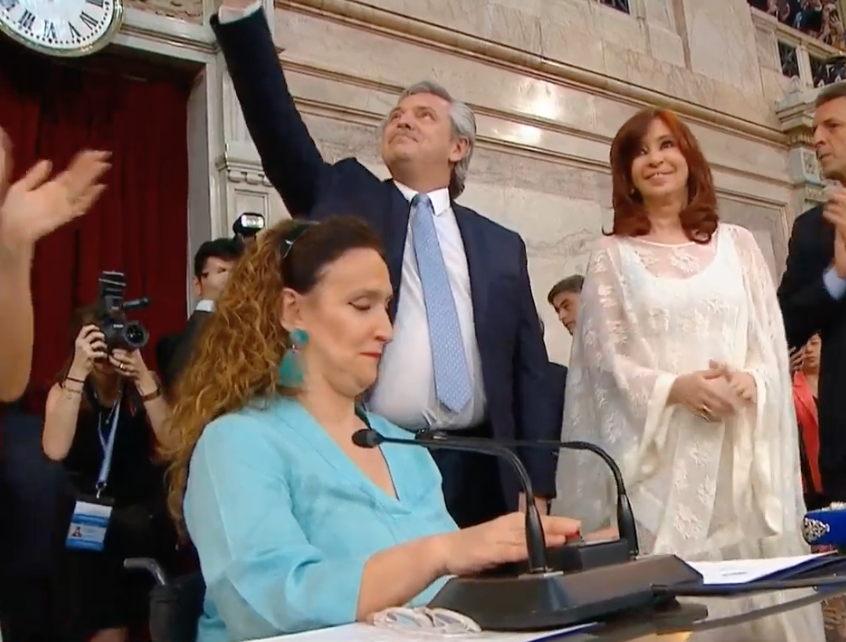 El presidente Fernández anunció un "sistema de créditos no bancarios a tasas bajas"