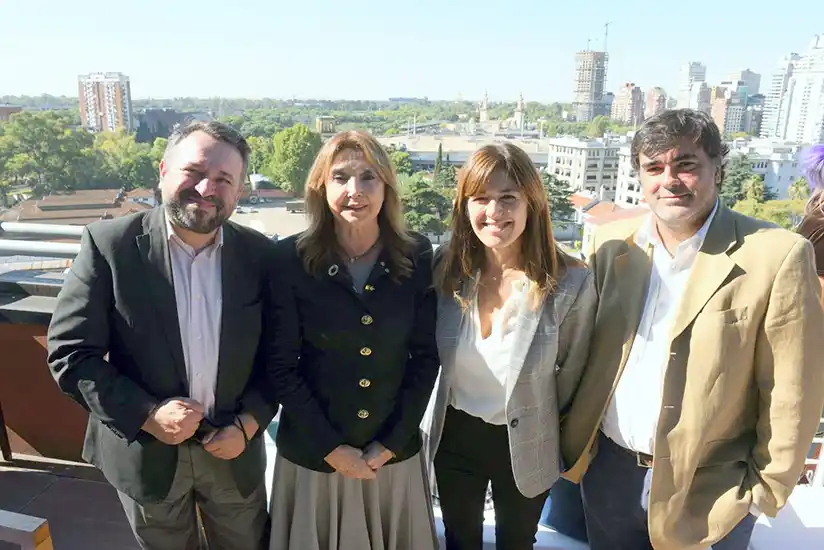 Josefina Ignacio en la presentación de un congreso