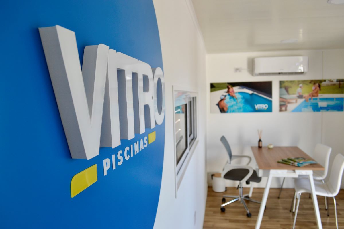 vitro piscinas oficinas