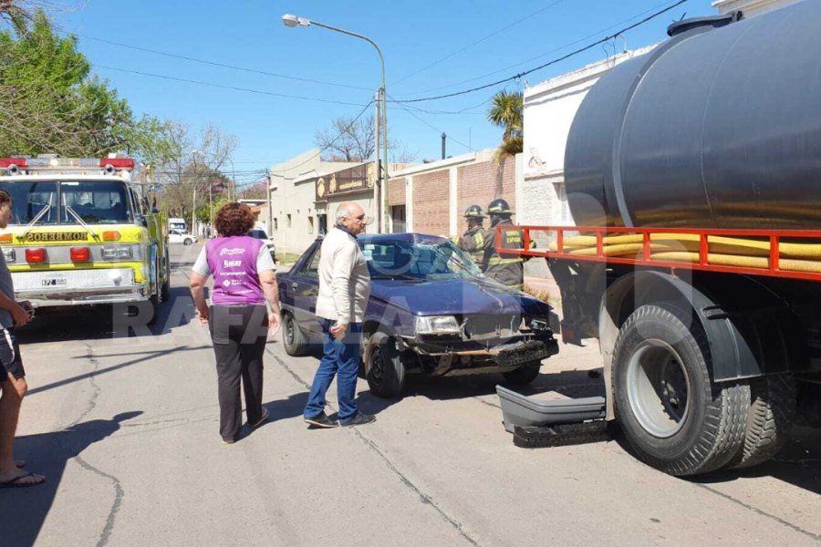 Se negó a que lo internen, salió a las calles, se descompensó y chocó contra un camión