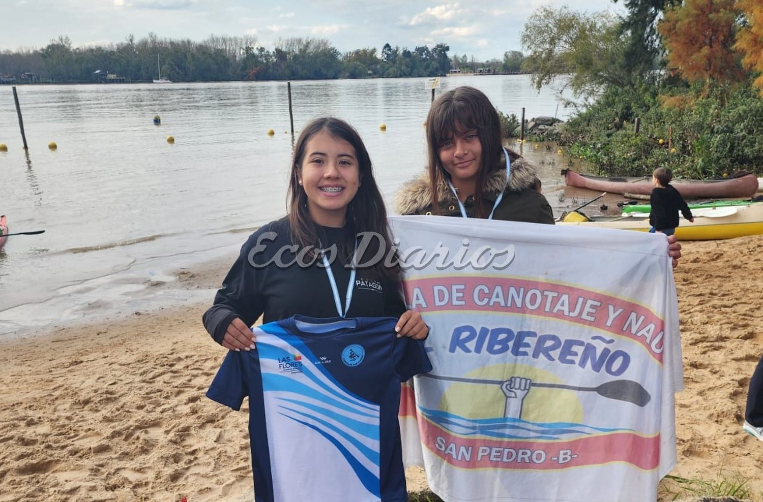 Terceras. Ana Paula Poblete Rojas, junto a su coequiper Priscila Rodríguez
