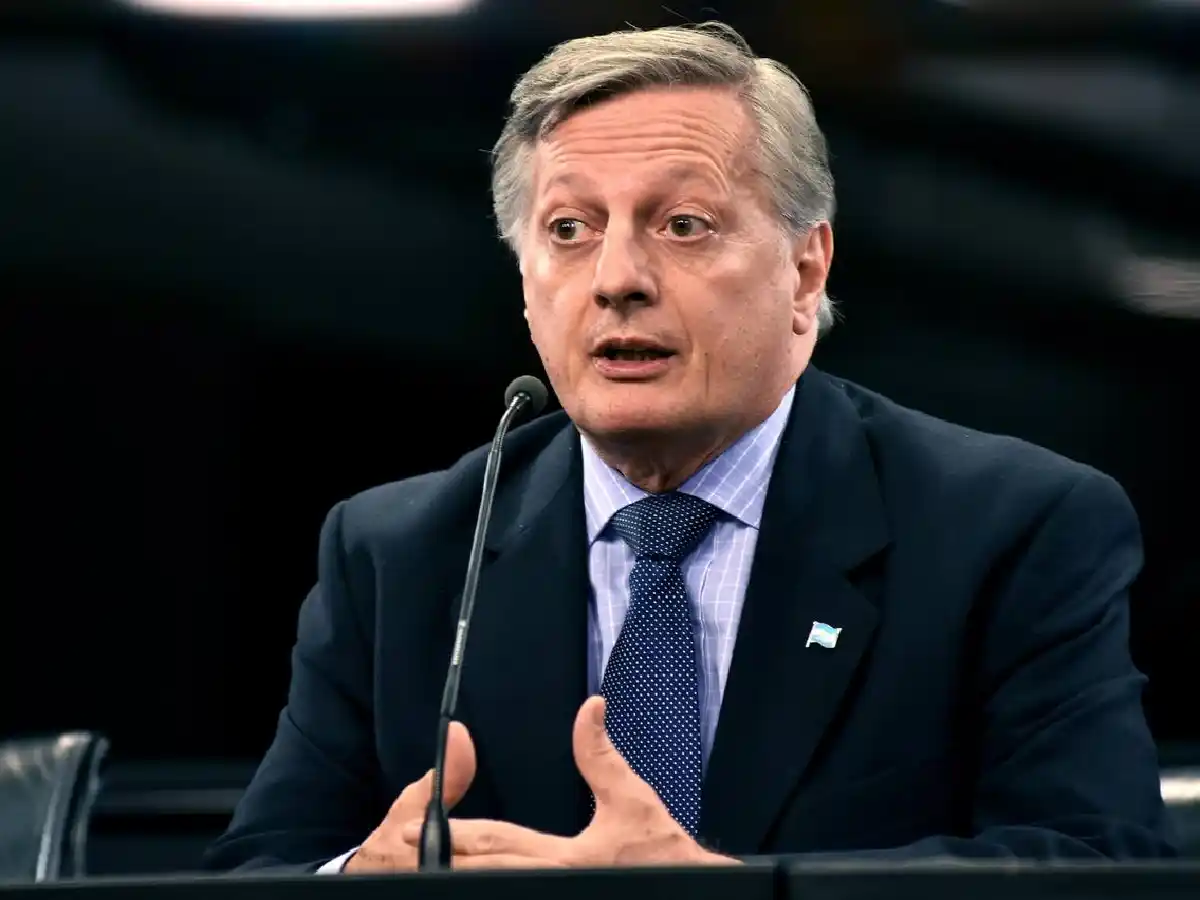 Aranguren anticipó que el gas volvería a subir en octubre