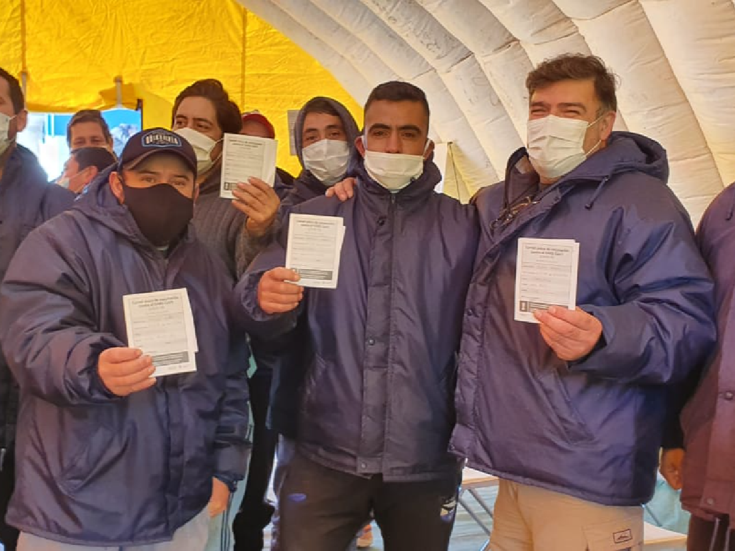 Instalaron una carpa sanitaria en el muelle de Puerto Madryn para vacunar a trabajadores pesqueros