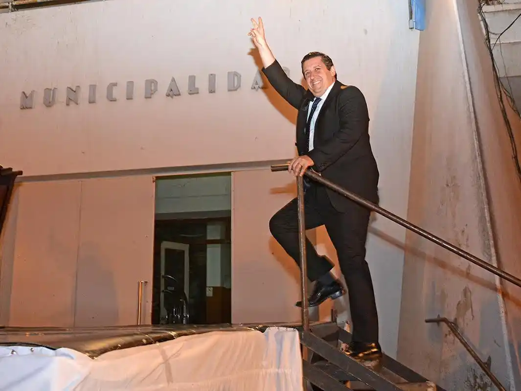 Álvarez asumió en Guaminí y prometió 100 por ciento de cloacas