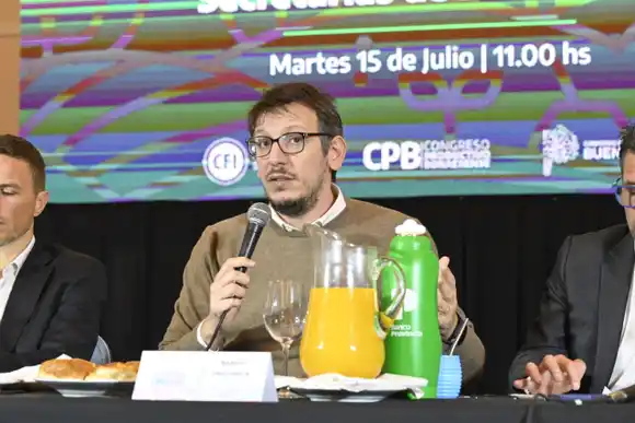 El titular del Banco Provincia alertó por la economía de Milei: "Ya se siente el ajuste en la calle y en las PyMEs"