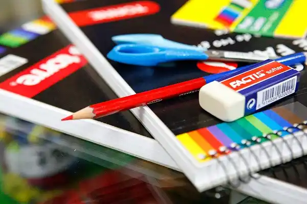 Canasta escolar: subas de más del 30 % y caída en las ventas