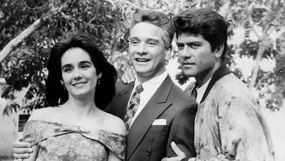 Marialejandra Martín, Aroldo Betancourt y Franklin Virgüez los protagonistas de Por estas calles. Foto Instagram