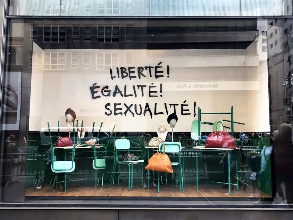 Las vidrieras de la Quinta Avenida transmiten un mensaje