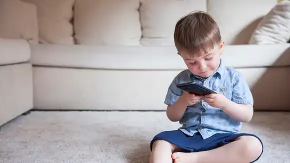 Infancia y pantallas: cómo encontrar el equilibrio en la era digital
