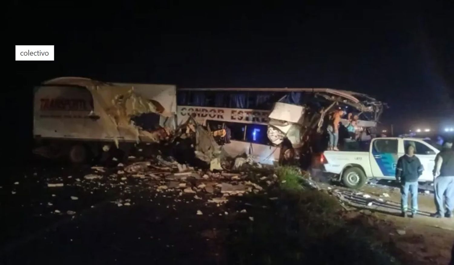 Tragedia: cuatro muertos tras el choque entre un colectivo y un camión