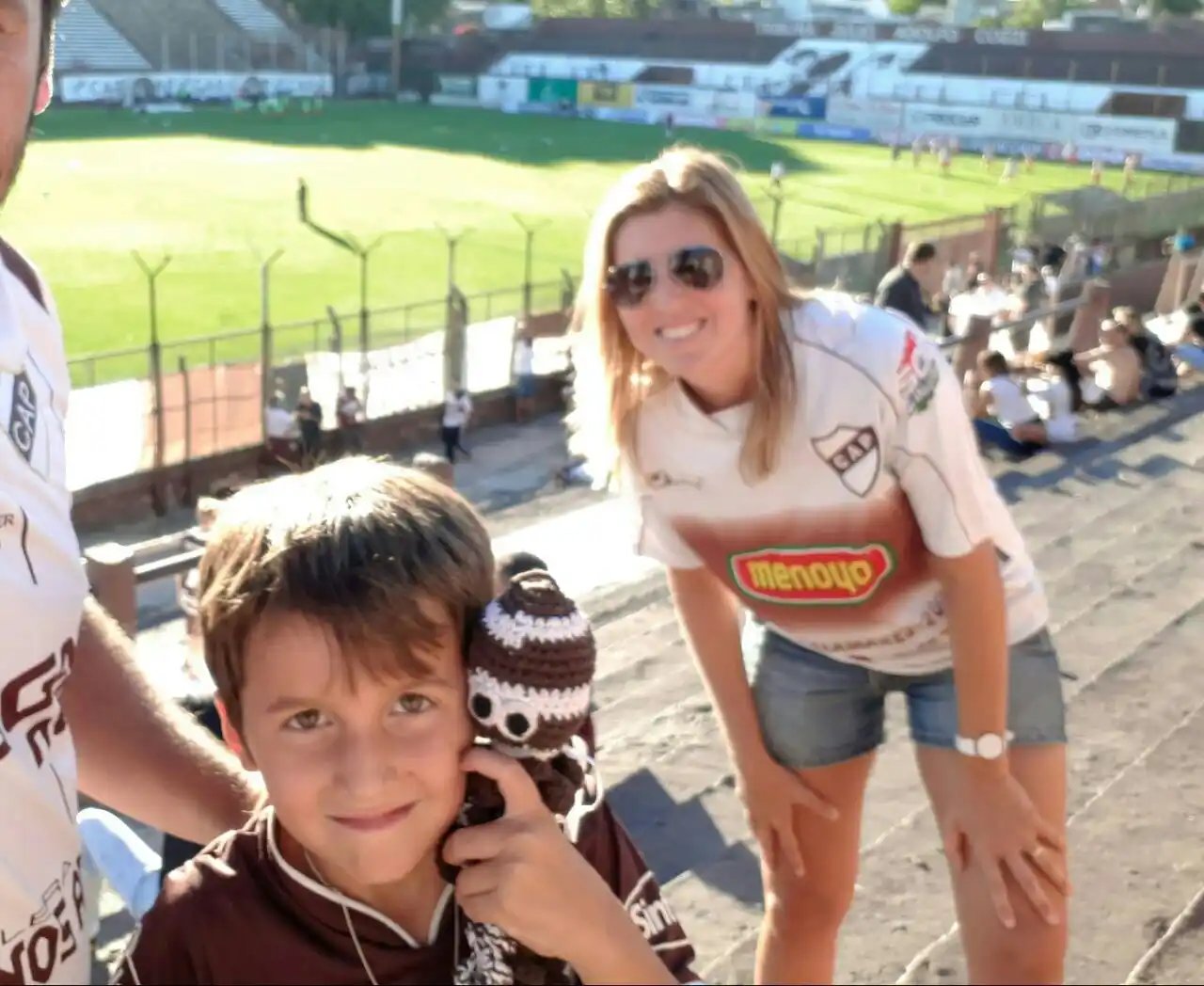 #BuscandoAlCalamar: Perdió su peluche en la cancha y la búsqueda es furor en las redes