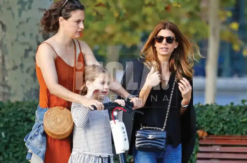 Juliana Awada de compras y paseo en España