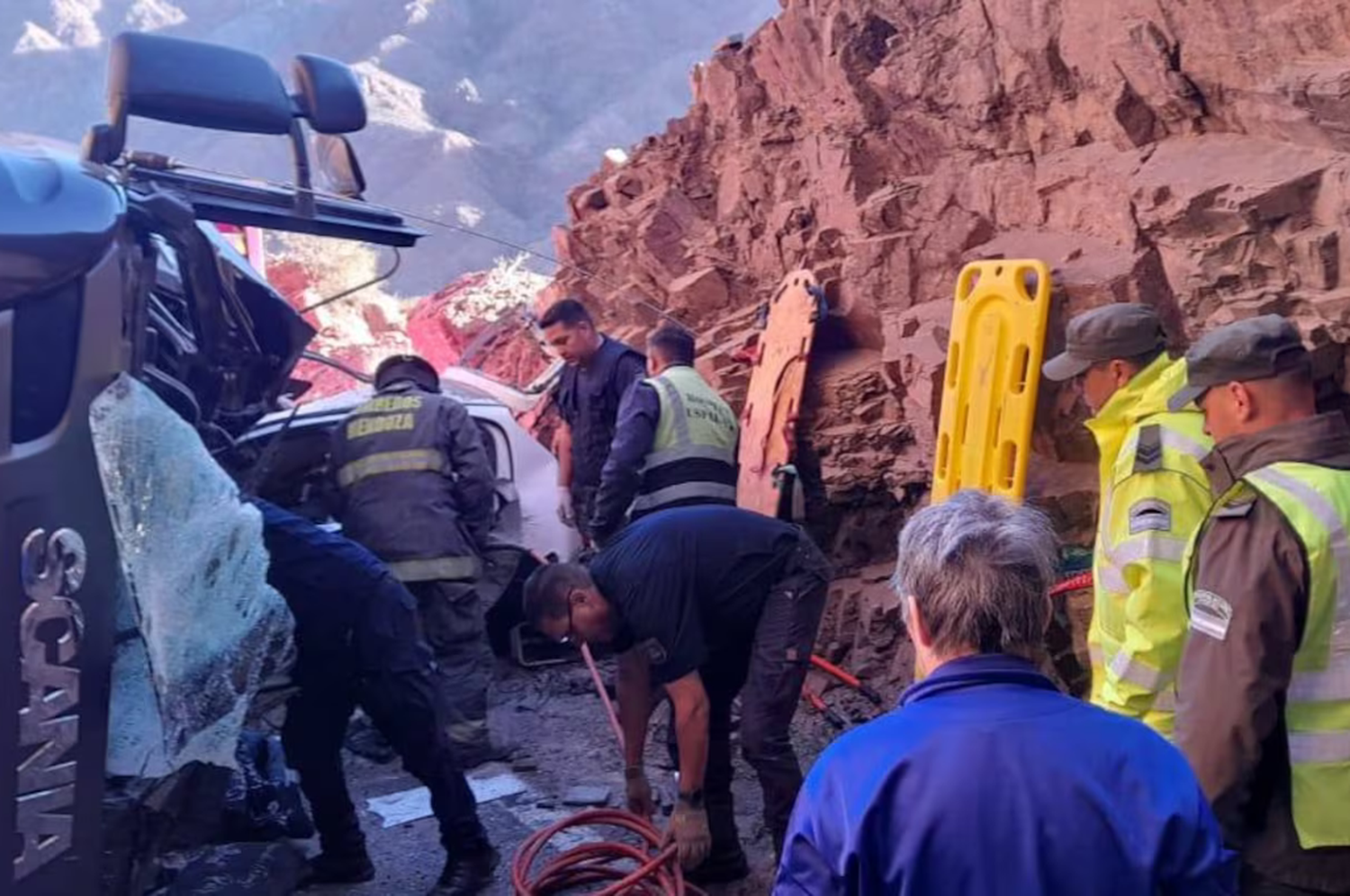 El conductor del camión murió en el lugar