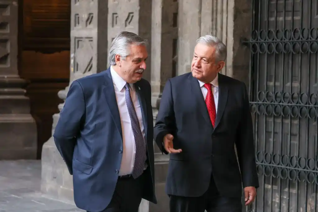 Para Fernández, “no existe un delito por vacunar a quien se adelantó en la fila”