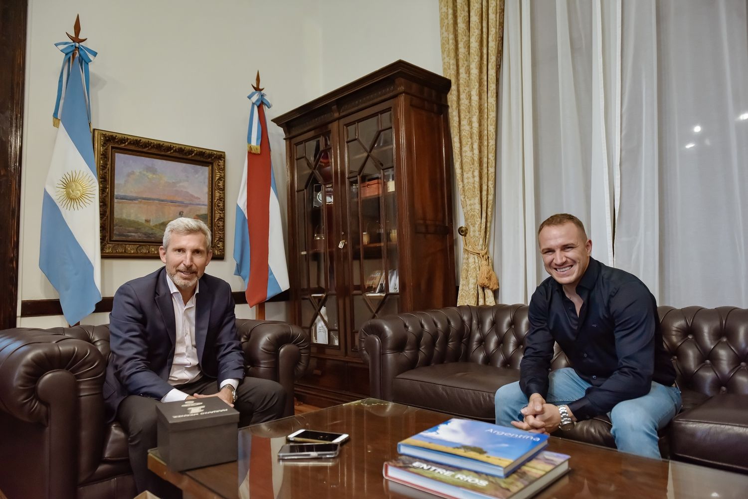 El Gobernador recibió al piloto Mariano Werner en la Casa Gris