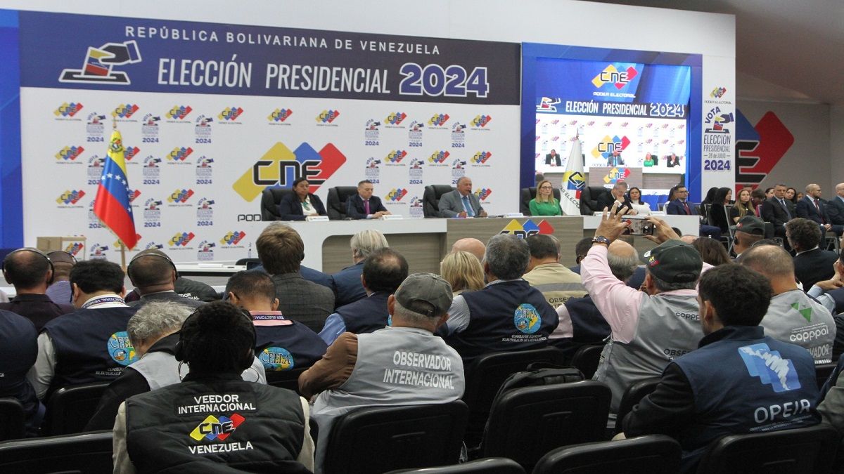 LOS PODERES GARANTIZARÁN «la TRANSPARENCIA y los DD. HH.» este 28 de julio: AMOROSO a los veedores internacionales