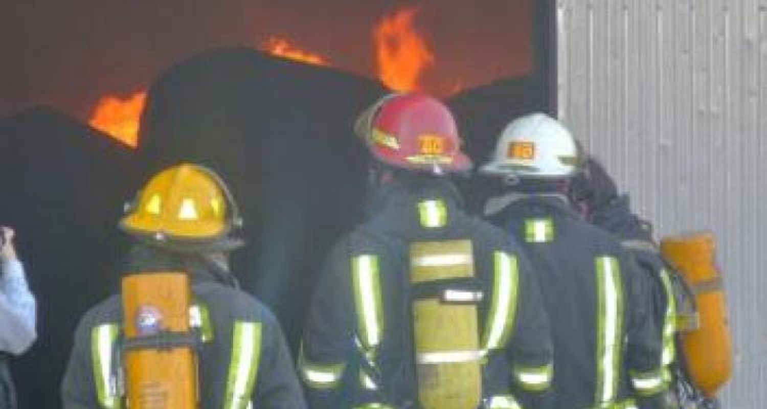 Destrucción total en un depósito de Coplac