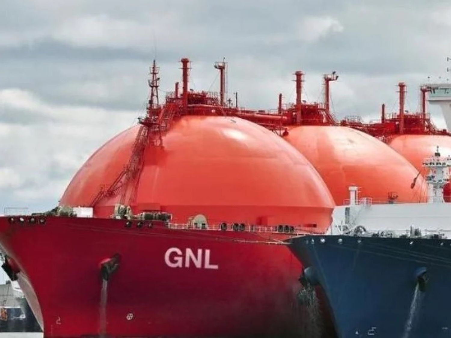 El Gobierno autorizó por primera vez la libre exportación de GNL por 30 años