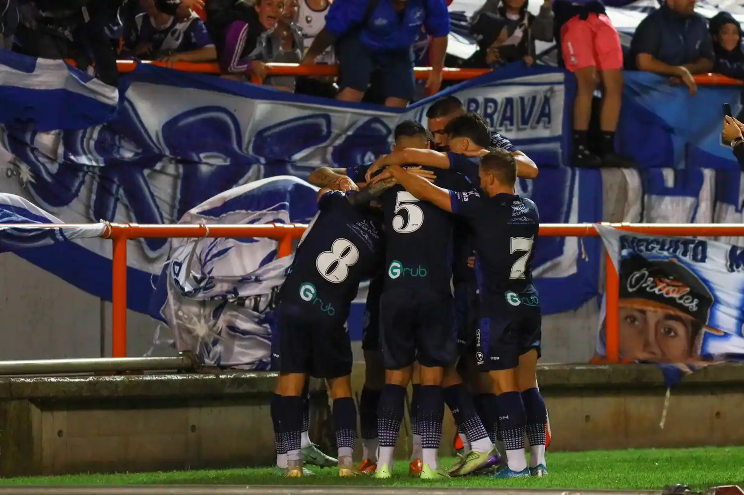 Alvarado sumó otro punto en el Minella