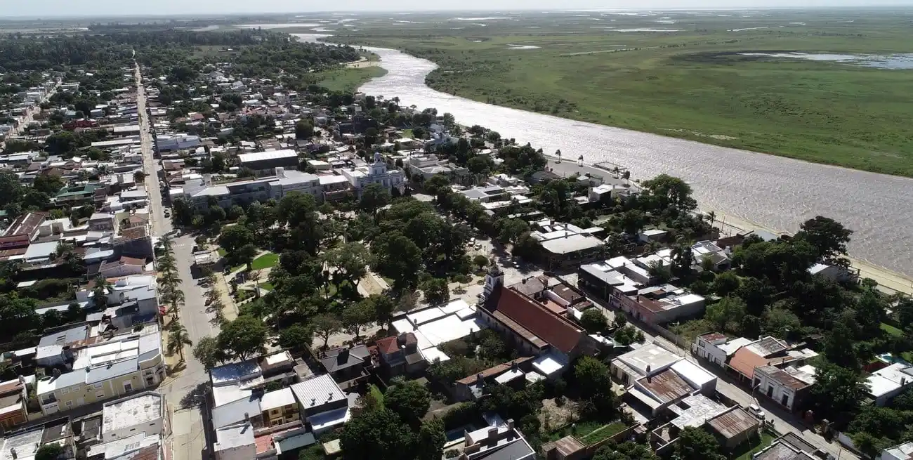 La media sanción se llevó a cabo por unanimidad con la finalidad de aliviar cuanto antes las cuentas de los gobiernos de pueblos y ciudades del interior provincial. Crédito: Fernando Nicola