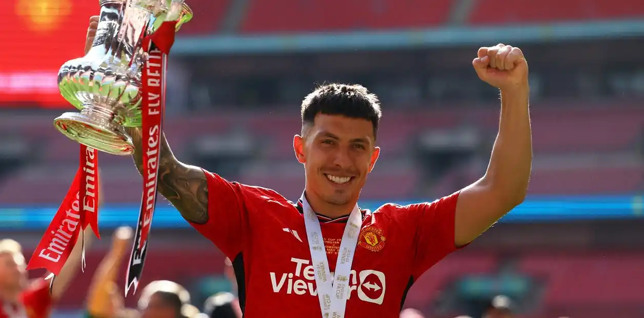 El entrerriano Lisandro Martínez, entre los 10 argentinos más caros del mundo