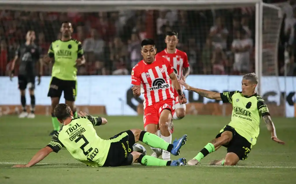 Instituto y Barracas no se sacaron ventaja.