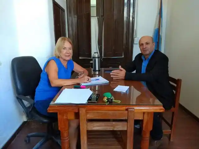 Marina Virué y Fabián Menescardi mantuvieron una reunión