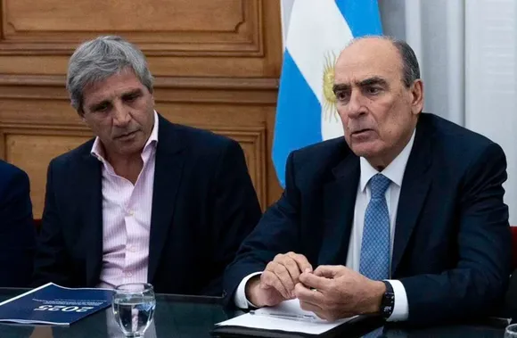 Sin pasar por el Congreso, el gobierno oficializó la prórroga del Presupuesto Nacional