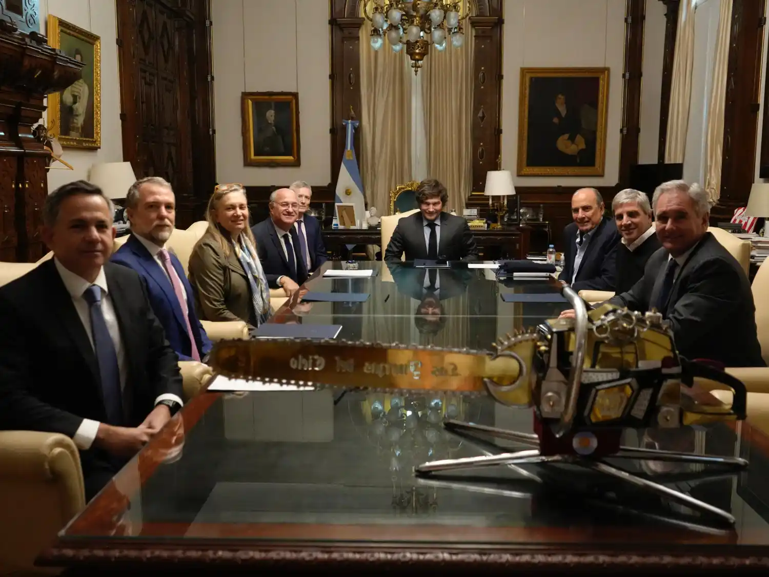 Respuesta oficial a la derrota electoral: reuniones estratégicas y respaldo internacional