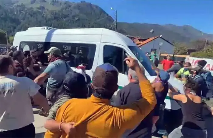 Chubut: atacaron la camioneta que trasladaba al Presidente