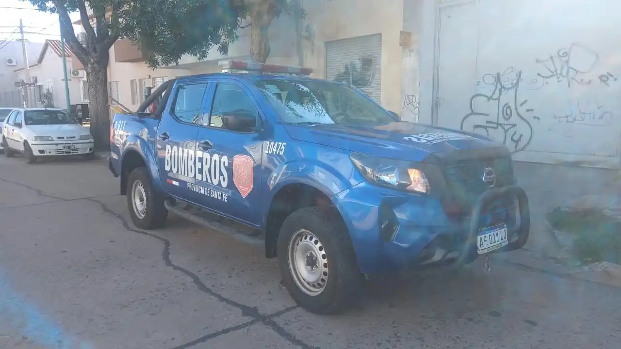 Incendio en una vivienda de calle Pueyrredón: bomberos trabajaron en el lugar