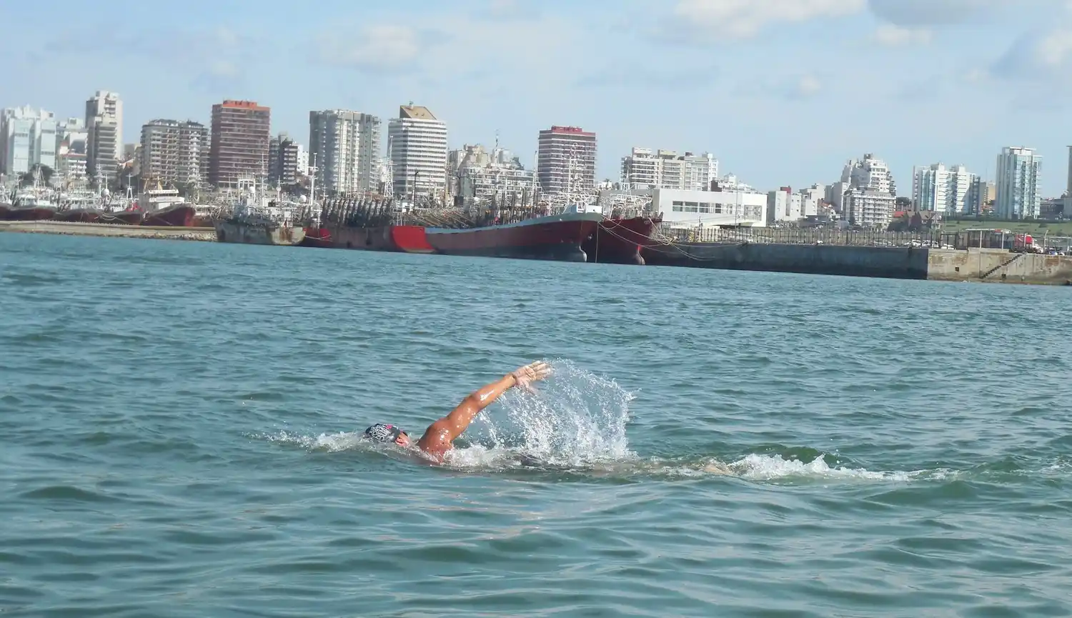 Nadaron “Entre Dos Escolleras”