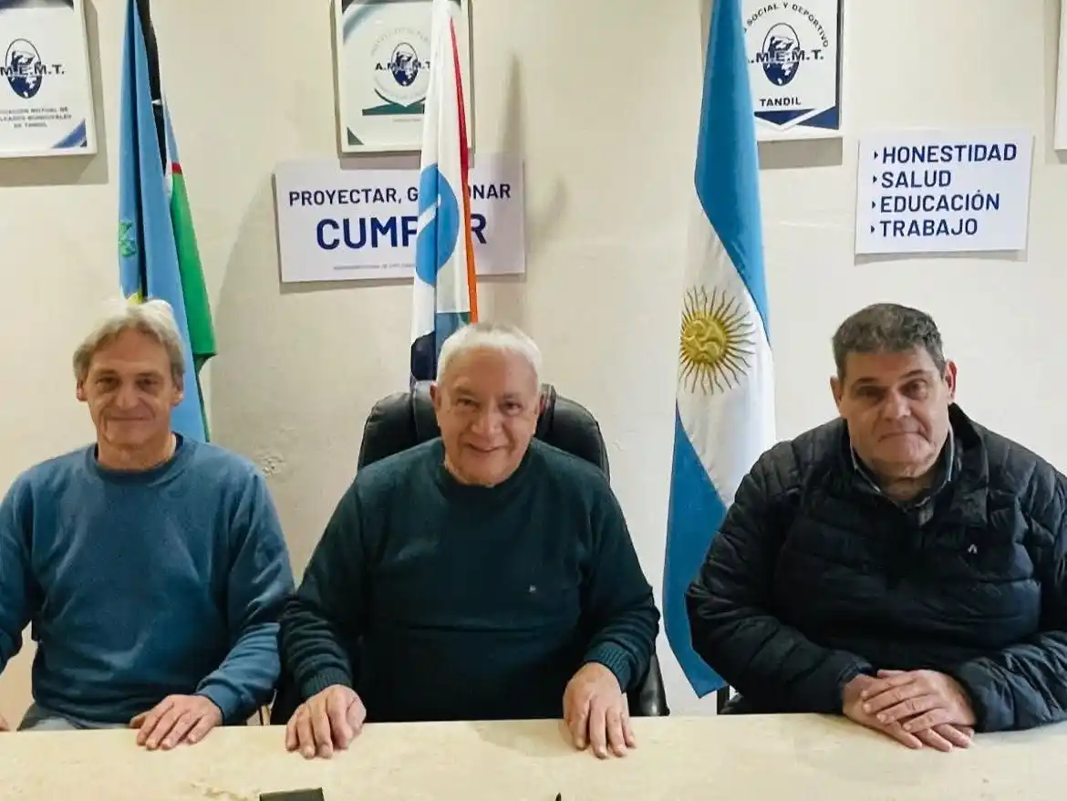 La firma se llevó a cabo en las oficinas de Raúl Escudero, presidente de la mutual, quien fue el anfitrión de las autoridades de la Liga Tandilense.