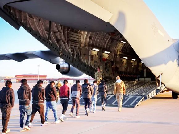 La Casa Blanca anuncia que comenzaron las deportaciones masivas de inmigrantes ilegales