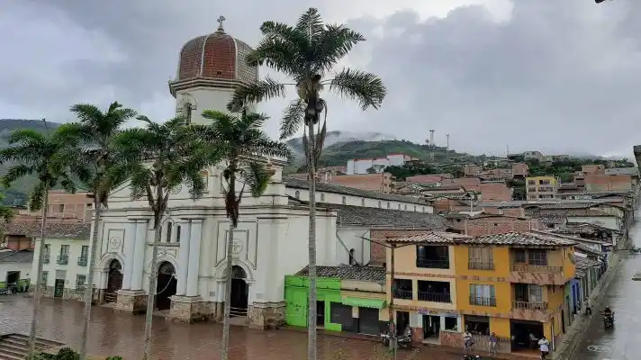 SIN PIEDAD ACECHA EL CLAN DEL GOLFO: asesinan a un campesino y su hijo de 11 años en Ituango