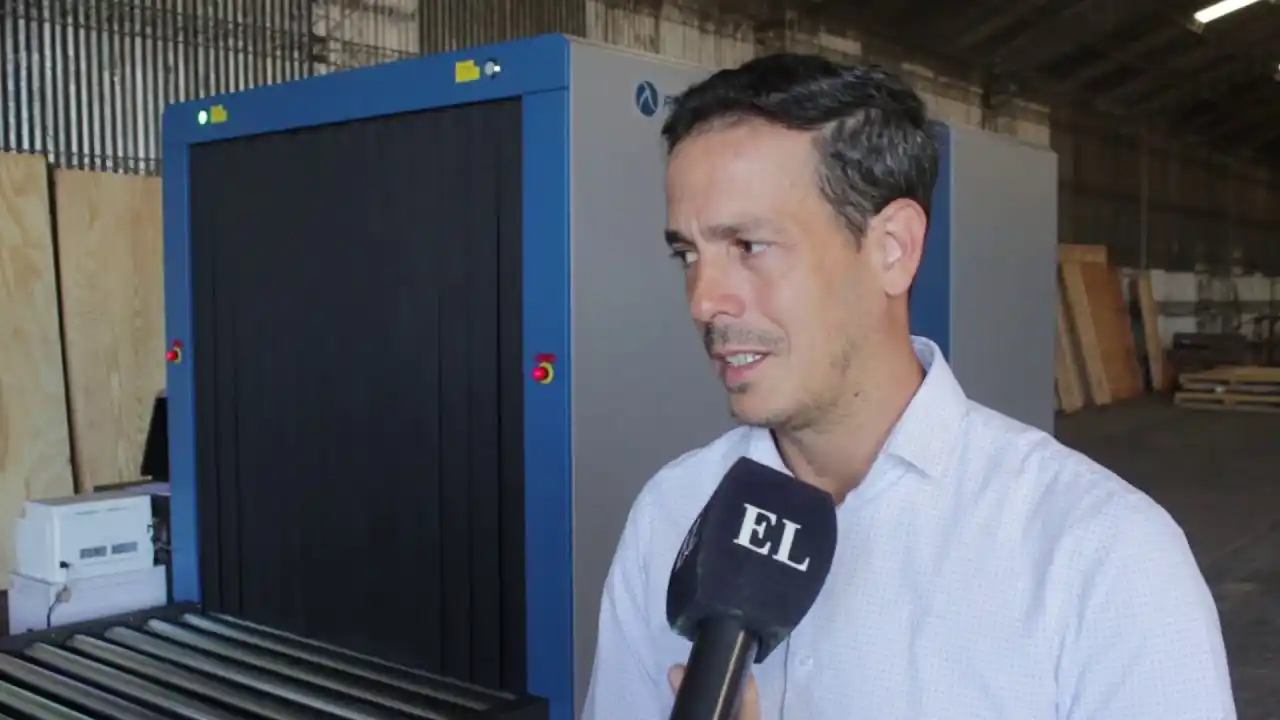 Funciona un escáner de fiscalización de bultos en el Puerto