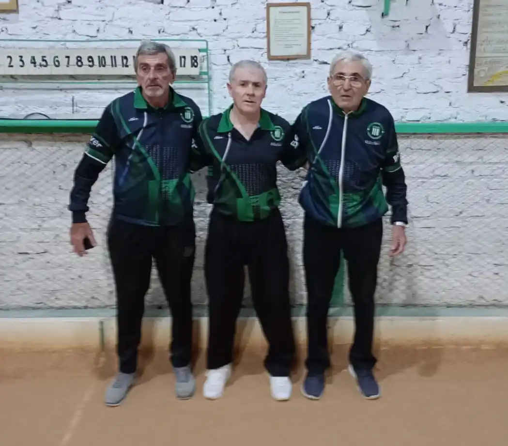 Excursionistas es puntero en bochas