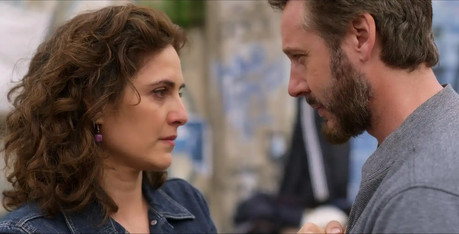 "Corazón delator", con Julieta Díaz y Benjamín Vicuña, se puede ver en Netflix.