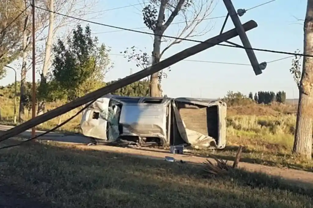 Accidente fatal en Río Negro: chocaron contra un poste y murió una chica de 18 años