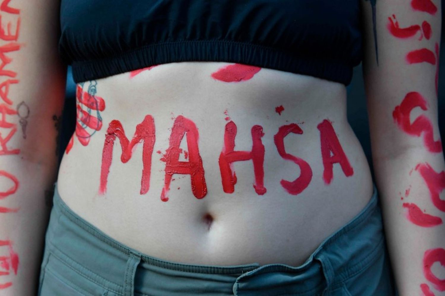 Intervenciones en protesta contra la muerte de Mahsa Amini. Foto: AFP